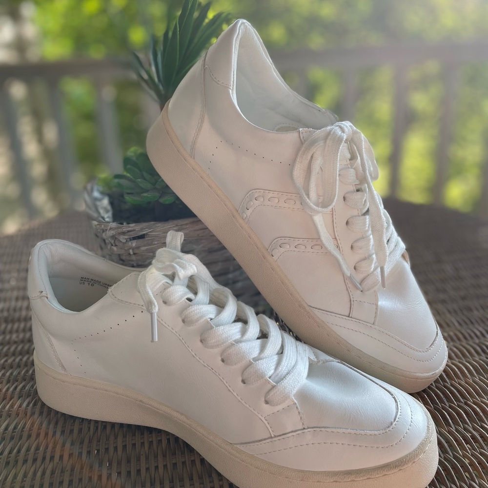 Oasis White Sneakers Casual Athletic Style